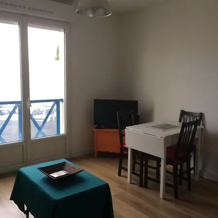 Apartmán Charmant T2 Avec Parking Et Balcon